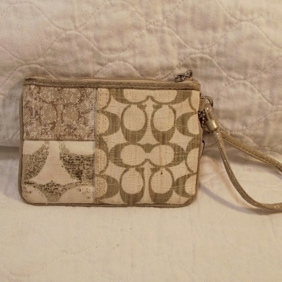 COACH Poppy canvas Wristlet - Picture 2 of 9